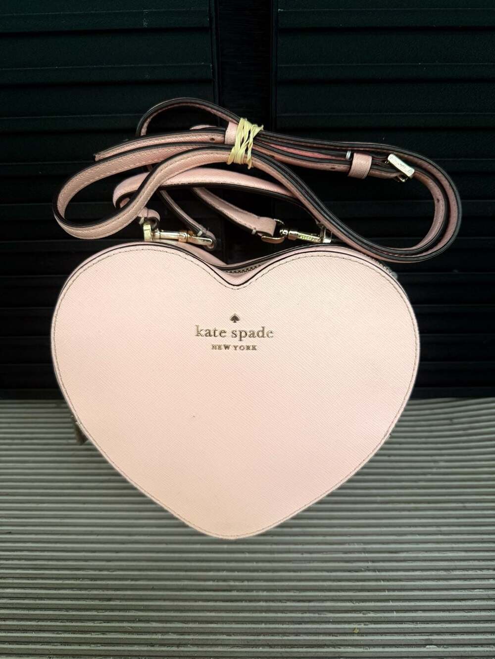 Kate Spade New York Love Shack Heart Crossbody Bag in Pink